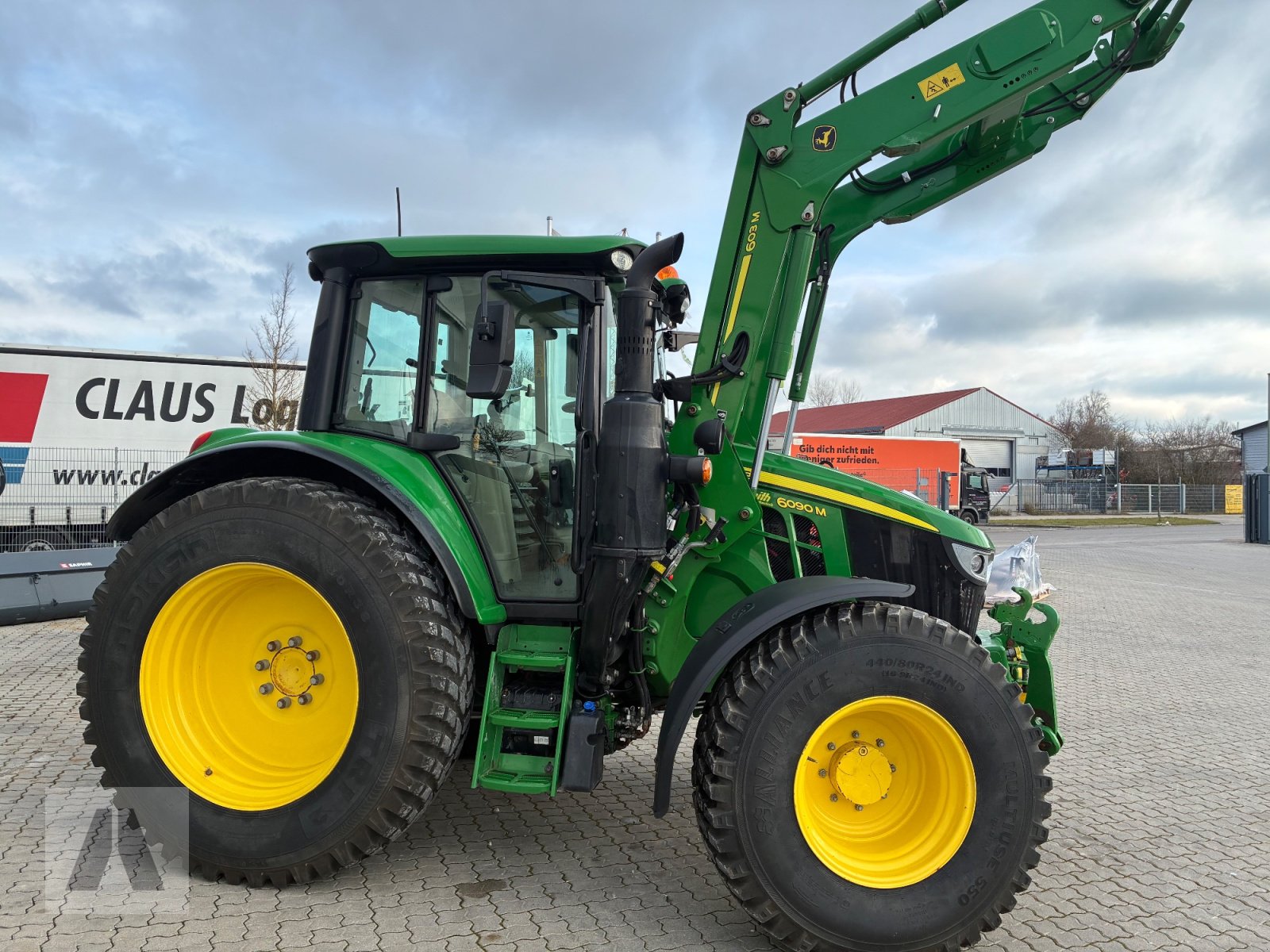 Traktor типа John Deere 6090M, Gebrauchtmaschine в Langweid am Lech (Фотография 4)