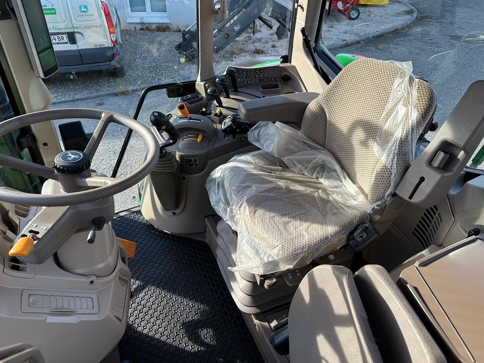 Traktor van het type John Deere 6090M, Vorführmaschine in Kirchdorf (Foto 5)