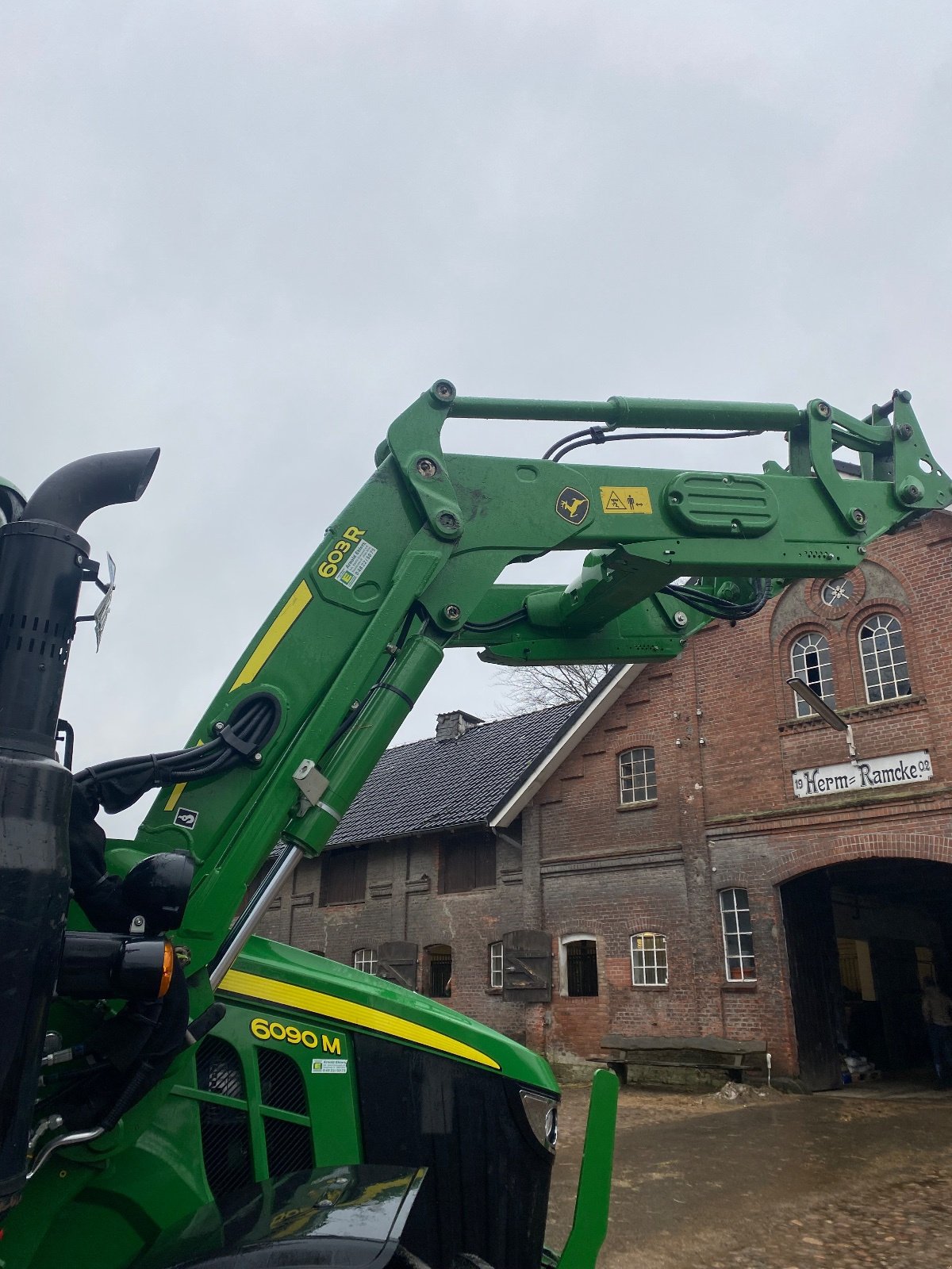 Traktor типа John Deere 6090M, Gebrauchtmaschine в Pinneberg (Фотография 7)