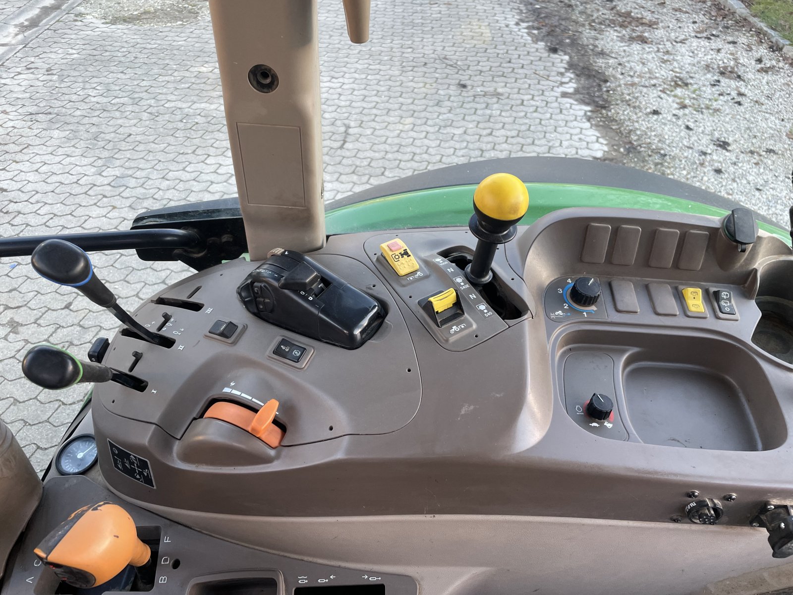 Traktor del tipo John Deere 6090mc, Gebrauchtmaschine en Bayern - Aham (Imagen 3)