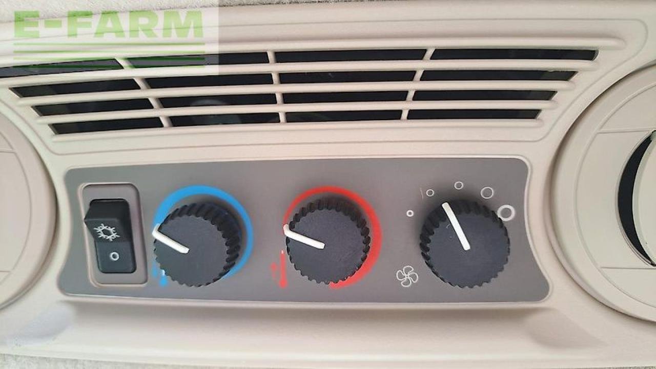 Traktor от тип John Deere 6090rc, Gebrauchtmaschine в GROBELNO (Снимка 15)