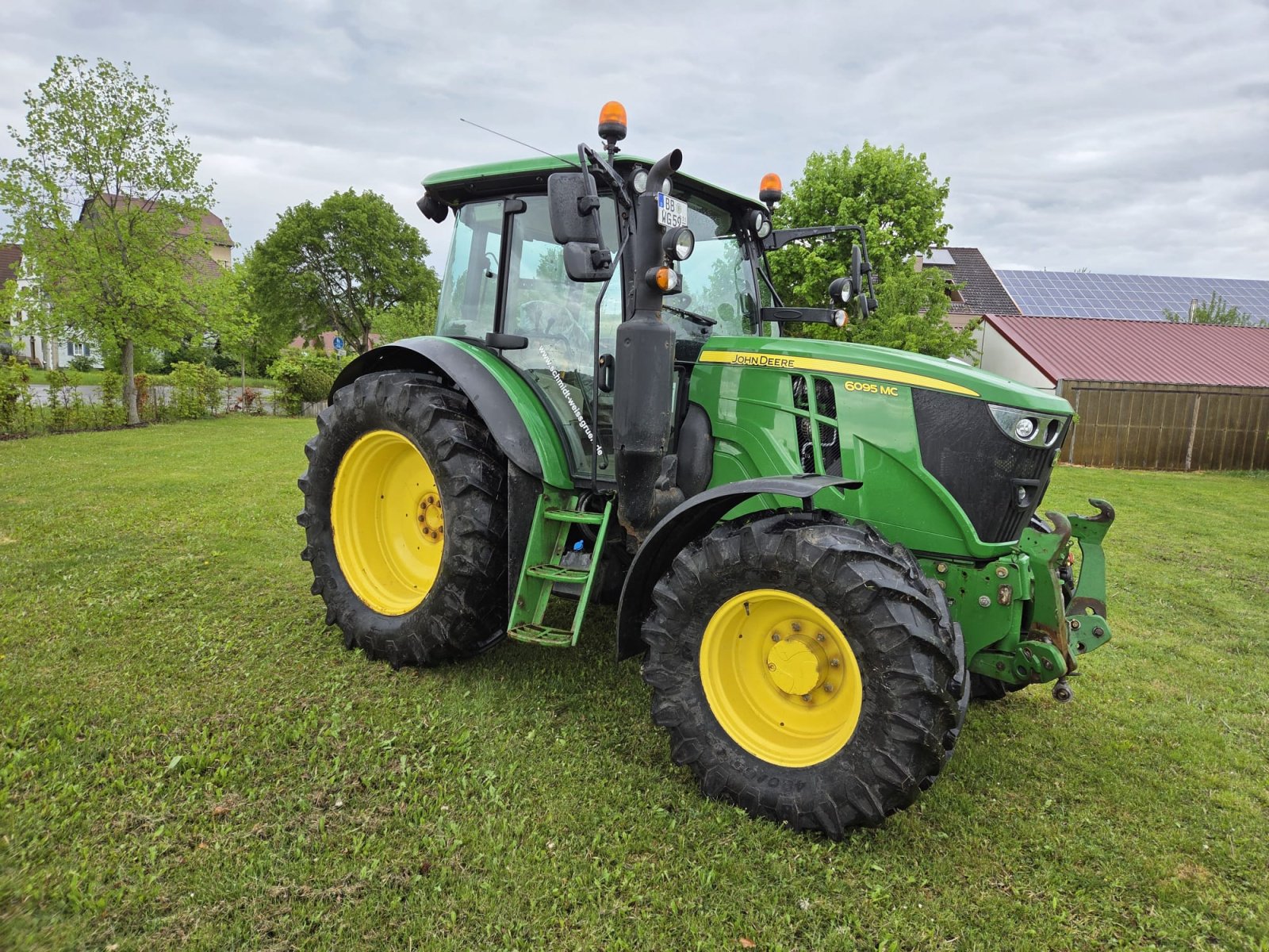 Traktor от тип John Deere 6095MC, Gebrauchtmaschine в Herrenberg (Снимка 2)