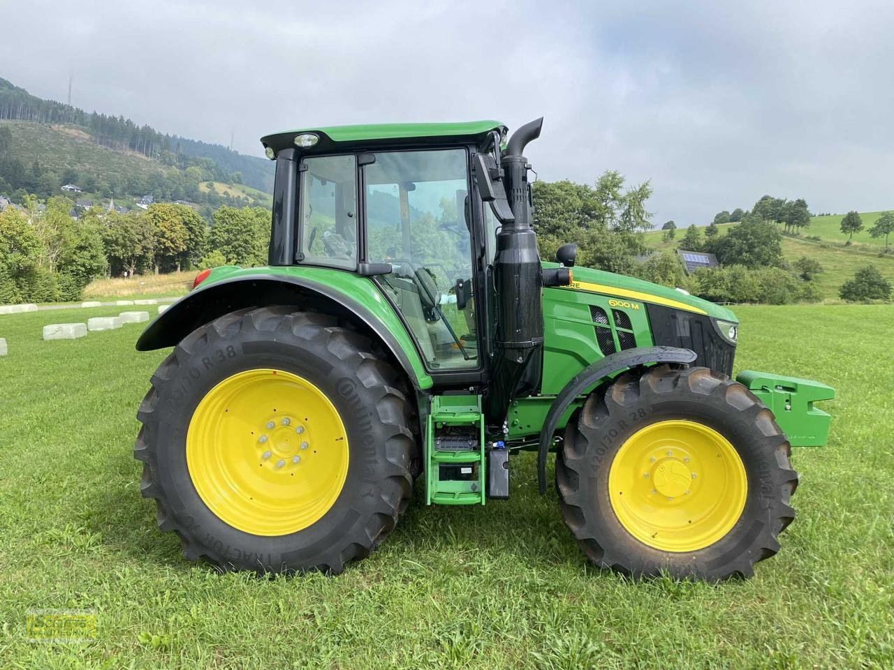 Traktor του τύπου John Deere 6100 M AutoQuadEco, Neumaschine σε Marsberg-Giershagen (Φωτογραφία 4)