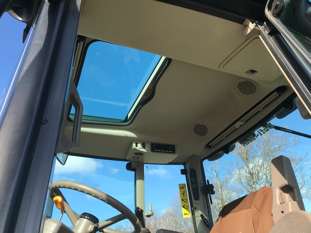 Traktor του τύπου John Deere 6100 M COMMAND QUAD, Gebrauchtmaschine σε BELLAC (Φωτογραφία 8)