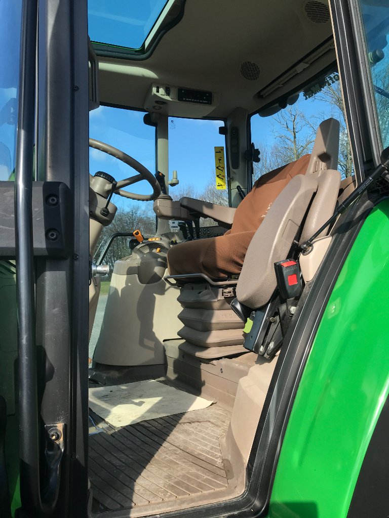 Traktor του τύπου John Deere 6100 M COMMAND QUAD, Gebrauchtmaschine σε BELLAC (Φωτογραφία 7)