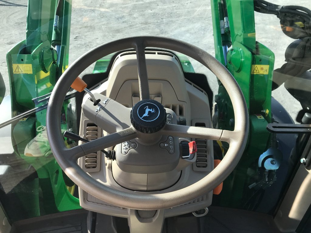 Traktor του τύπου John Deere 6100 M COMMAND QUAD, Gebrauchtmaschine σε BELLAC (Φωτογραφία 10)