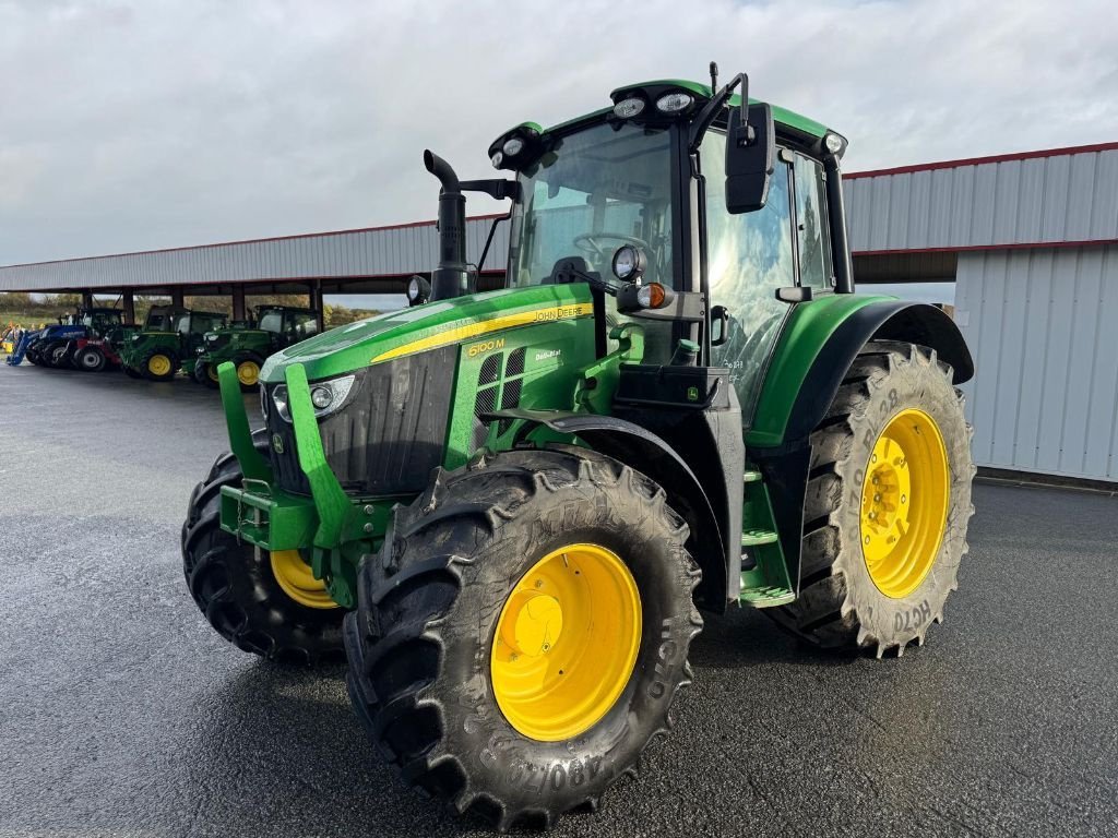 Traktor типа John Deere 6100 M POWERQUAD +, Gebrauchtmaschine в GUERET (Фотография 1)