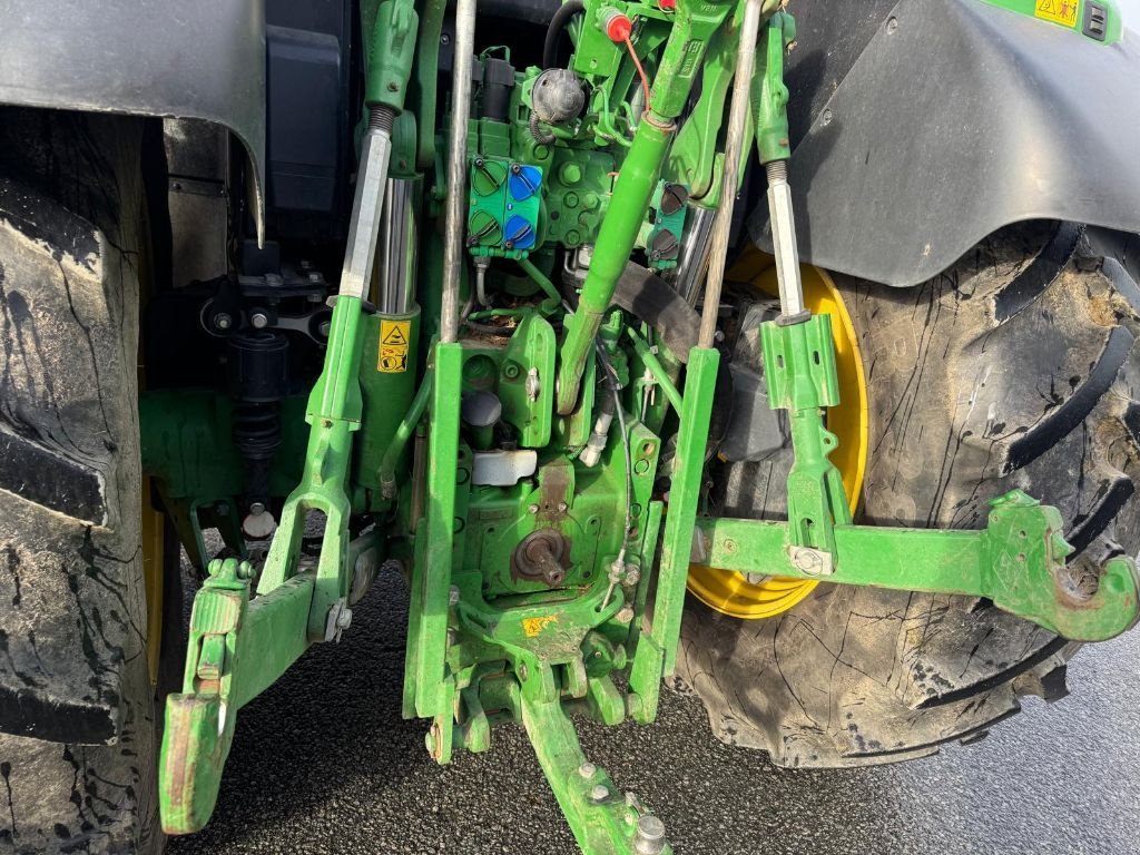 Traktor типа John Deere 6100 M POWERQUAD +, Gebrauchtmaschine в GUERET (Фотография 11)