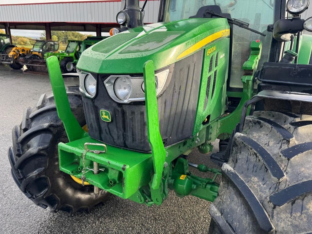 Traktor типа John Deere 6100 M POWERQUAD +, Gebrauchtmaschine в GUERET (Фотография 8)