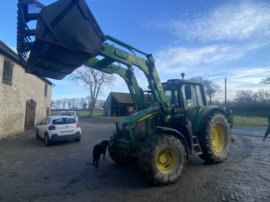 Traktor Türe ait John Deere 6100 M POWERQUAD +, Gebrauchtmaschine içinde BELLAC (resim 2)