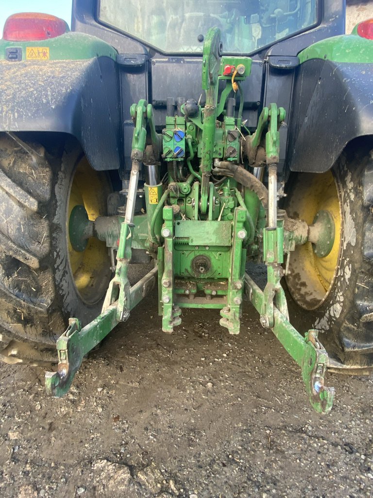 Traktor Türe ait John Deere 6100 M POWERQUAD +, Gebrauchtmaschine içinde BELLAC (resim 11)