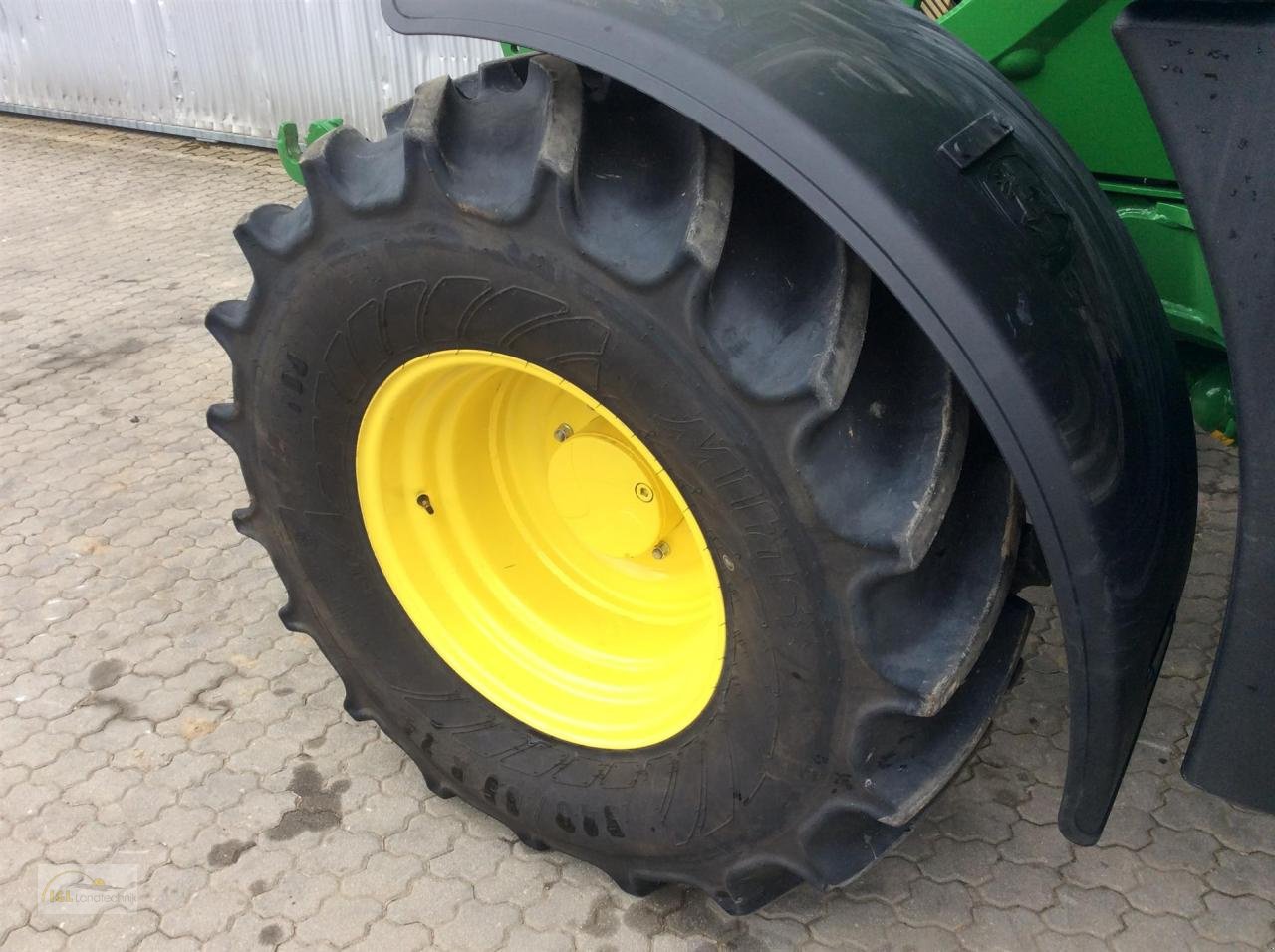 Traktor of the type John Deere 6100 M, Gebrauchtmaschine in Pfreimd (Picture 8)