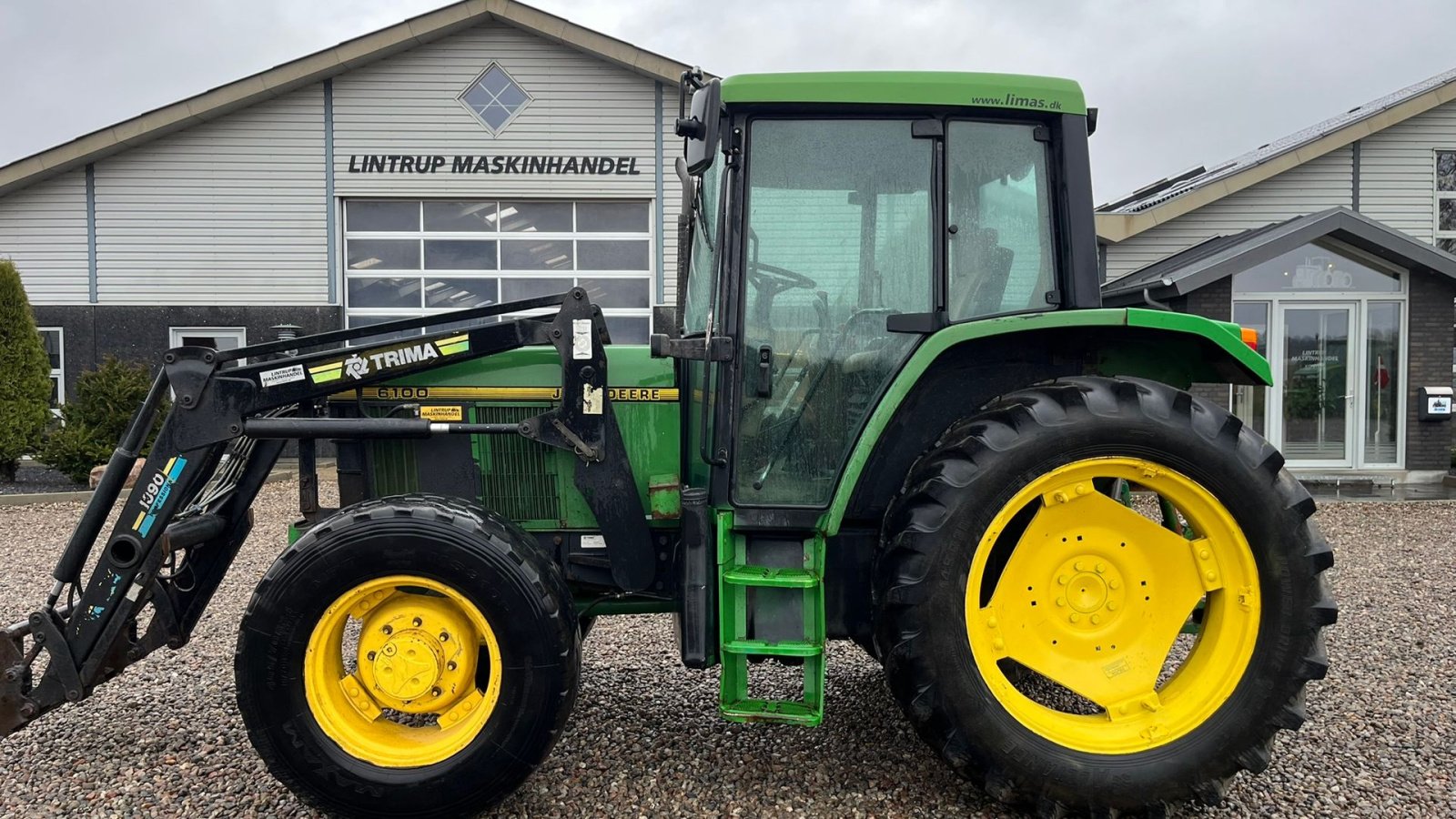 Traktor Türe ait John Deere 6100 Med frontlæsser, Gebrauchtmaschine içinde Lintrup (resim 1)