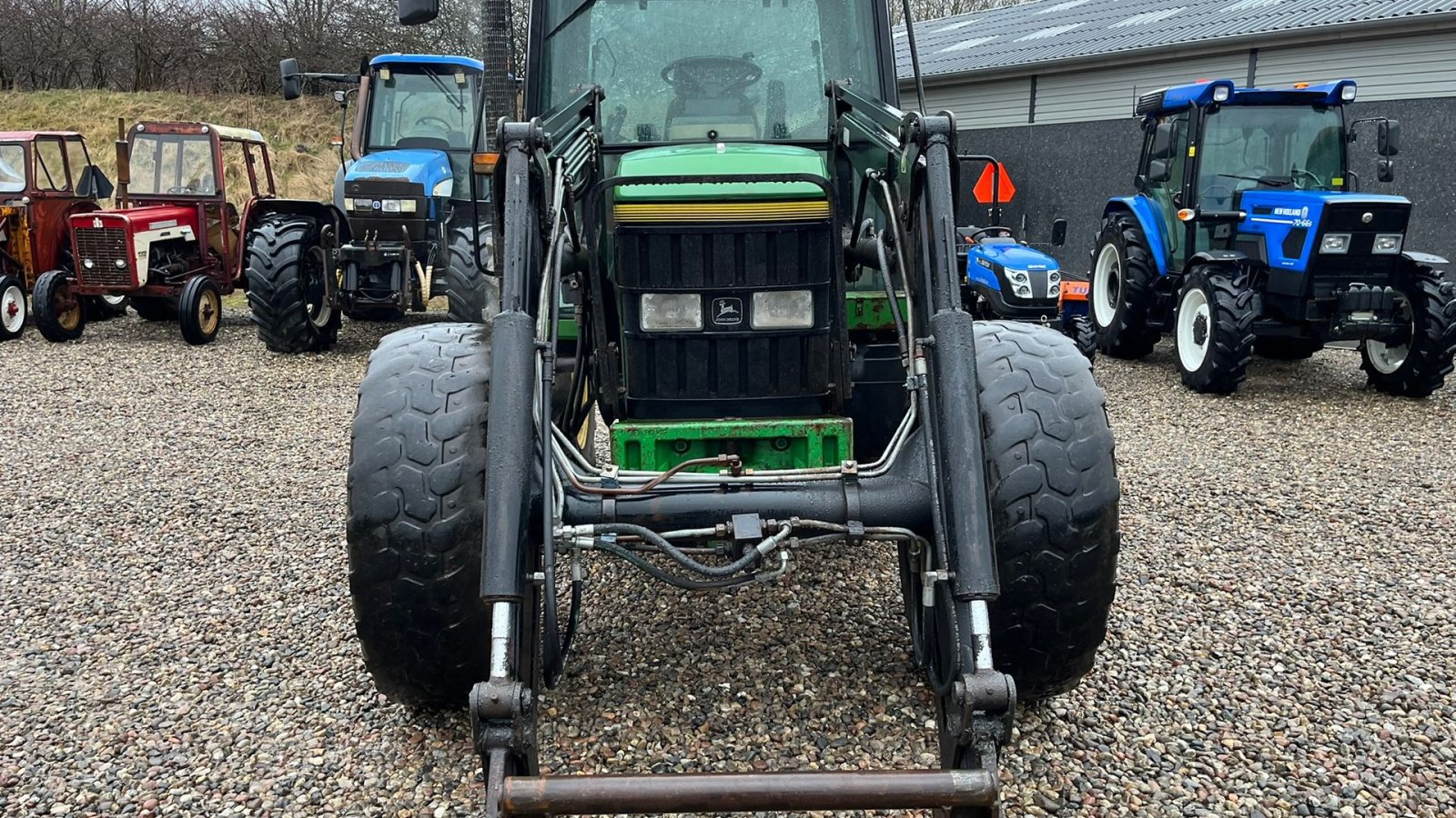 Traktor Türe ait John Deere 6100 Med frontlæsser, Gebrauchtmaschine içinde Lintrup (resim 19)