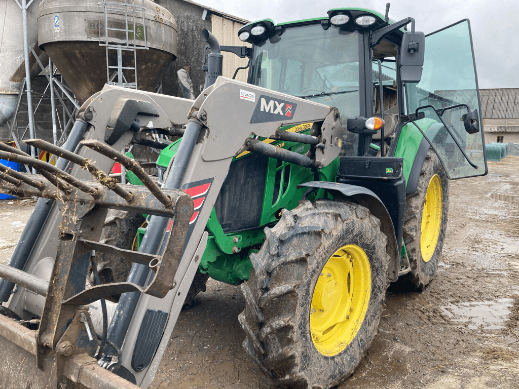 Traktor Türe ait John Deere 6100, Gebrauchtmaschine içinde ISIGNY-LE-BUAT (resim 4)