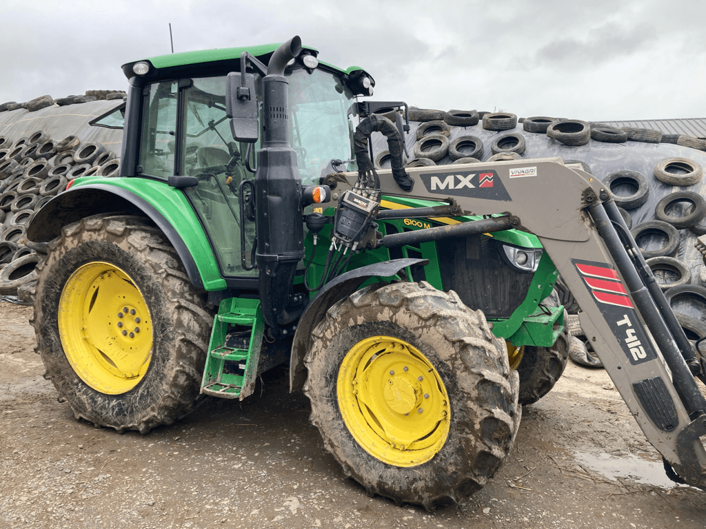 Traktor Türe ait John Deere 6100, Gebrauchtmaschine içinde ISIGNY-LE-BUAT (resim 1)