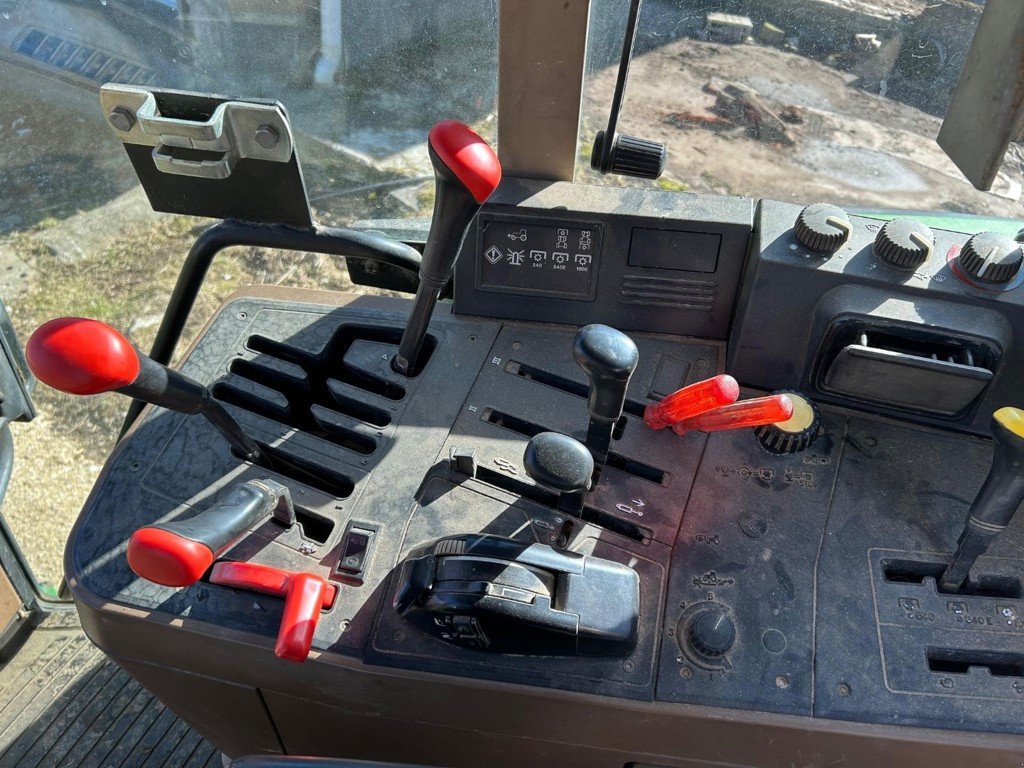 Traktor des Typs John Deere 6100, Gebrauchtmaschine in Domdidier (Bild 2)