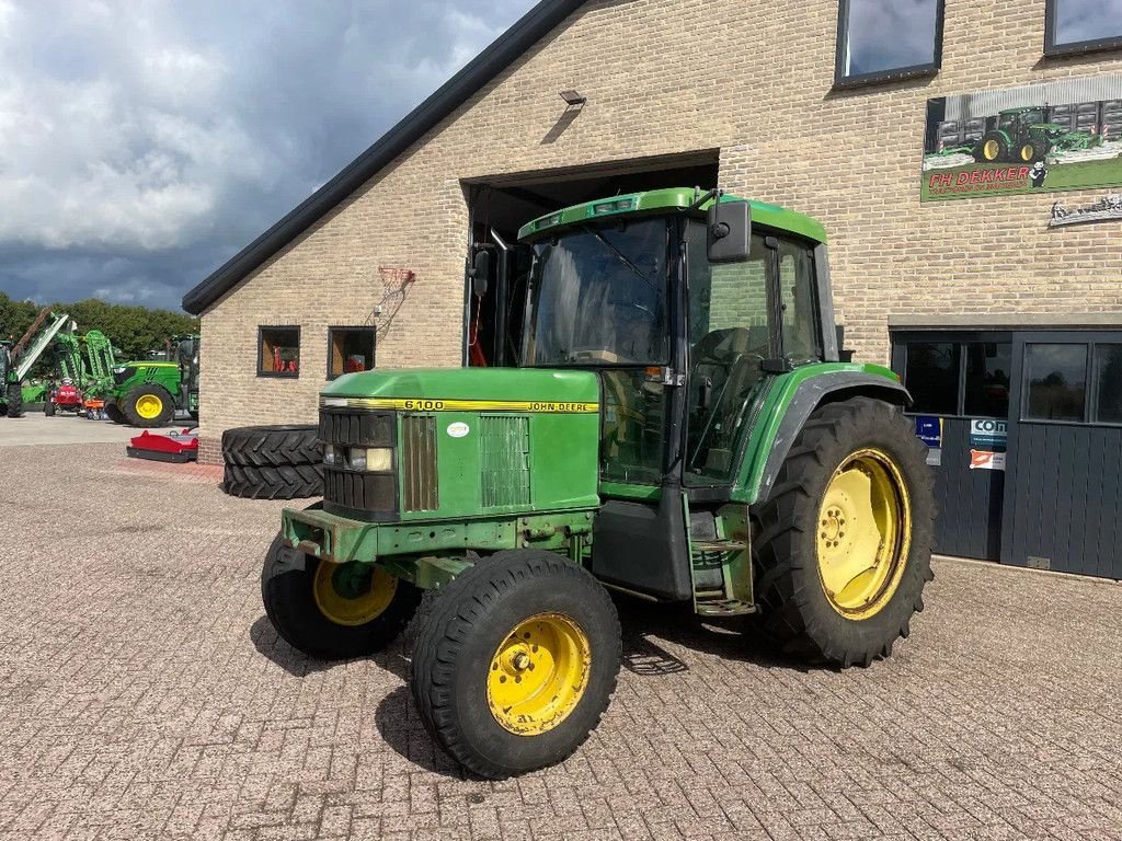 Traktor typu John Deere 6100, Gebrauchtmaschine v Vriezenveen (Obrázek 2)