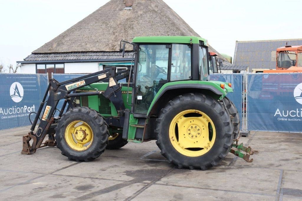 Traktor tip John Deere 6100, Gebrauchtmaschine in Antwerpen (Poză 3)