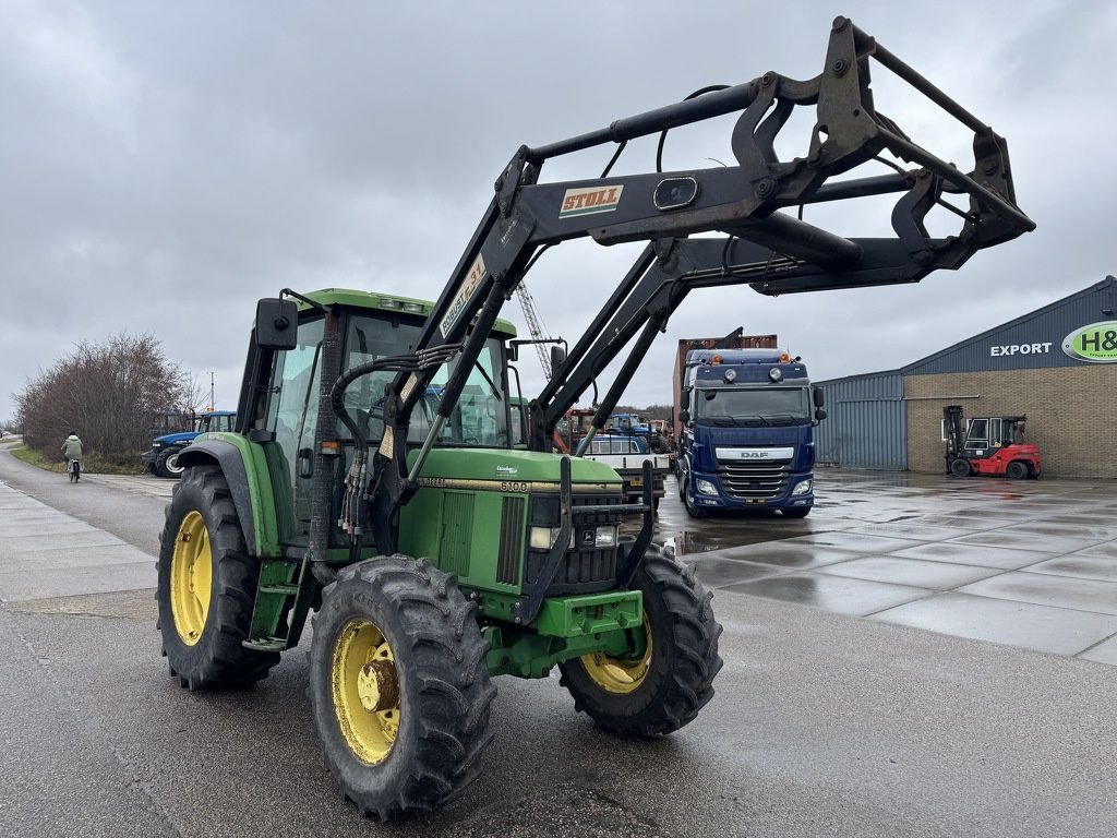 Traktor Türe ait John Deere 6100, Gebrauchtmaschine içinde Callantsoog (resim 3)
