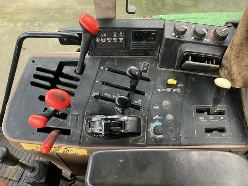 Traktor типа John Deere 6100, Gebrauchtmaschine в St. - Jacobiparochie (Фотография 8)