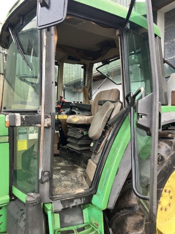 Traktor типа John Deere 6100, Gebrauchtmaschine в St. - Jacobiparochie (Фотография 7)