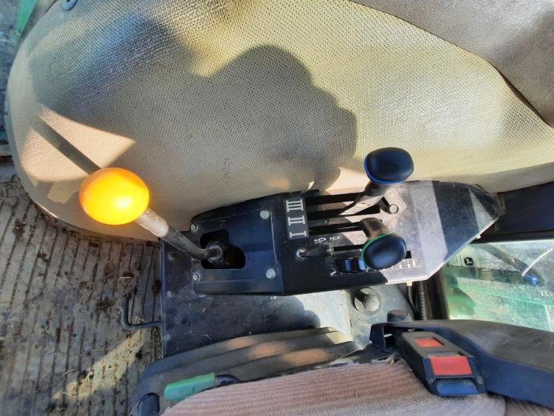 Traktor typu John Deere 6100D, Gebrauchtmaschine w ANTIGNY (Zdjęcie 8)