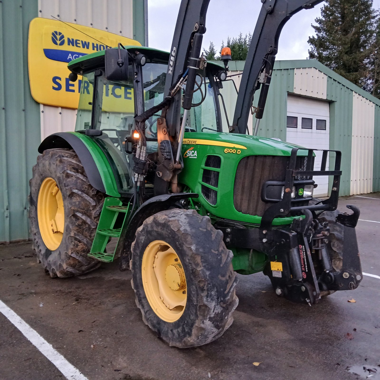Traktor tipa John Deere 6100D, Gebrauchtmaschine u HERLIN LE SEC (Slika 3)