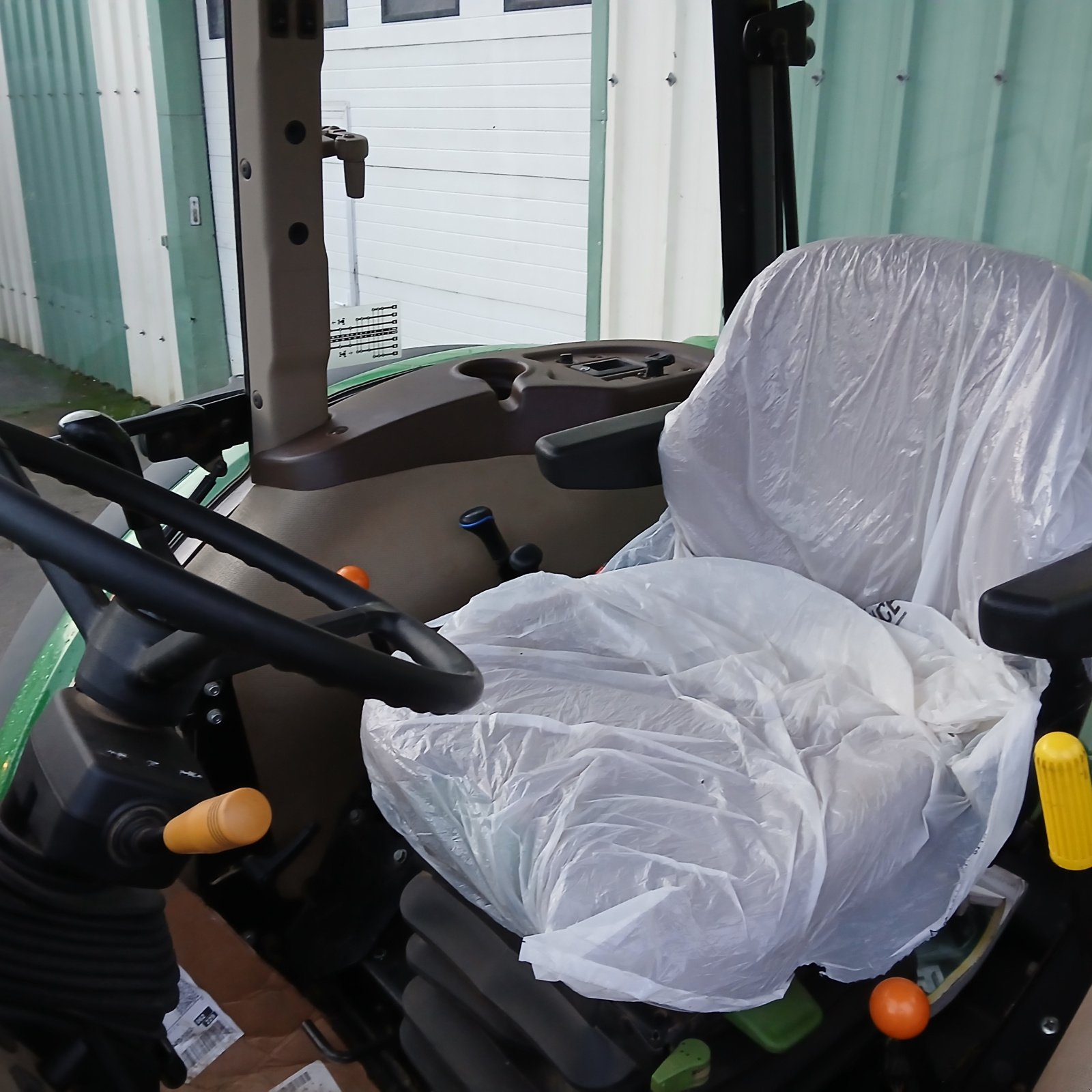 Traktor tipa John Deere 6100D, Gebrauchtmaschine u HERLIN LE SEC (Slika 7)