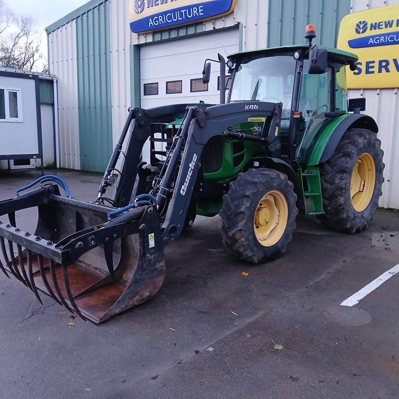 Traktor tipa John Deere 6100D, Gebrauchtmaschine u HERLIN LE SEC (Slika 1)