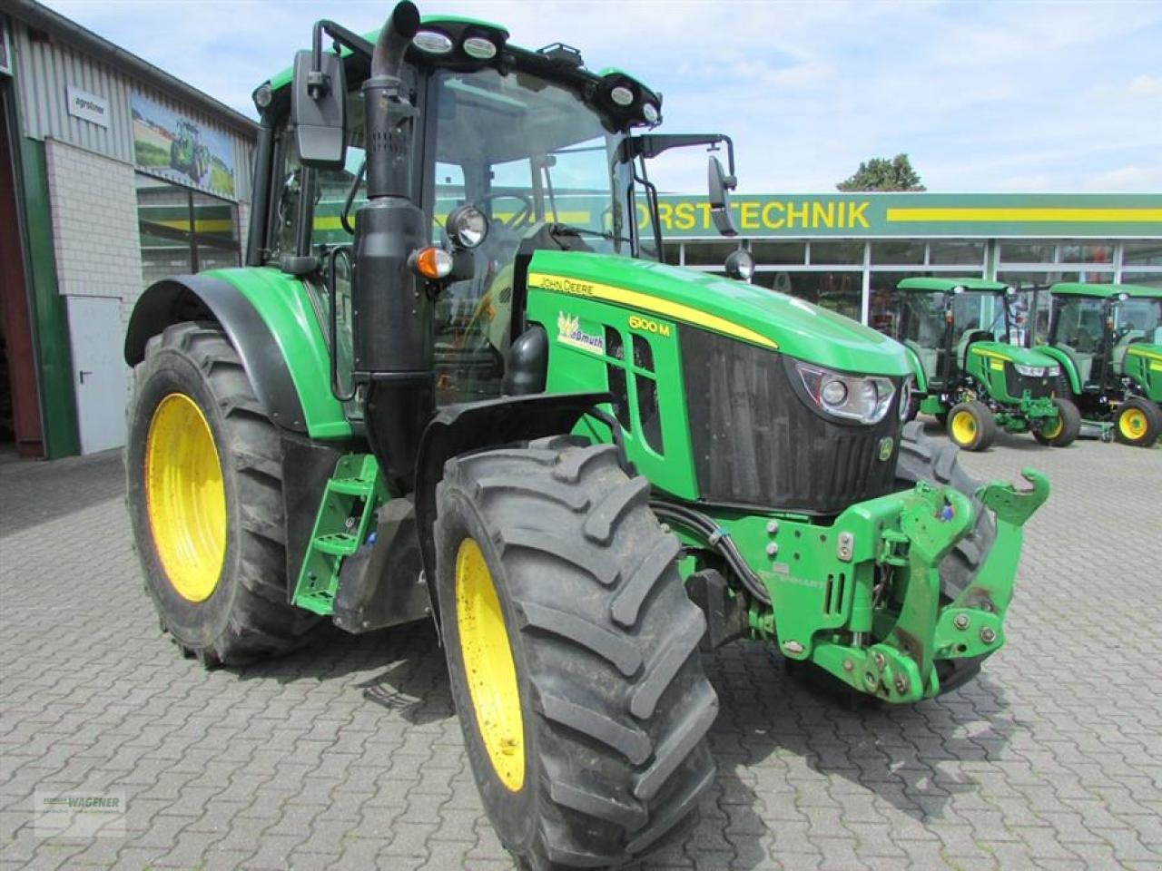 Traktor typu John Deere 6100M  AQ+40, Gebrauchtmaschine v Bad Wildungen - Wega (Obrázek 1)