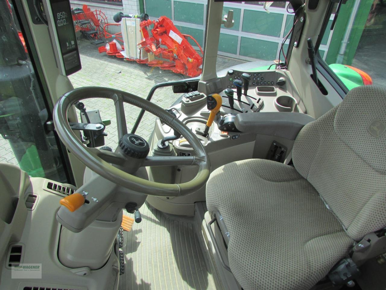 Traktor typu John Deere 6100M  AQ+40, Gebrauchtmaschine v Bad Wildungen - Wega (Obrázek 3)