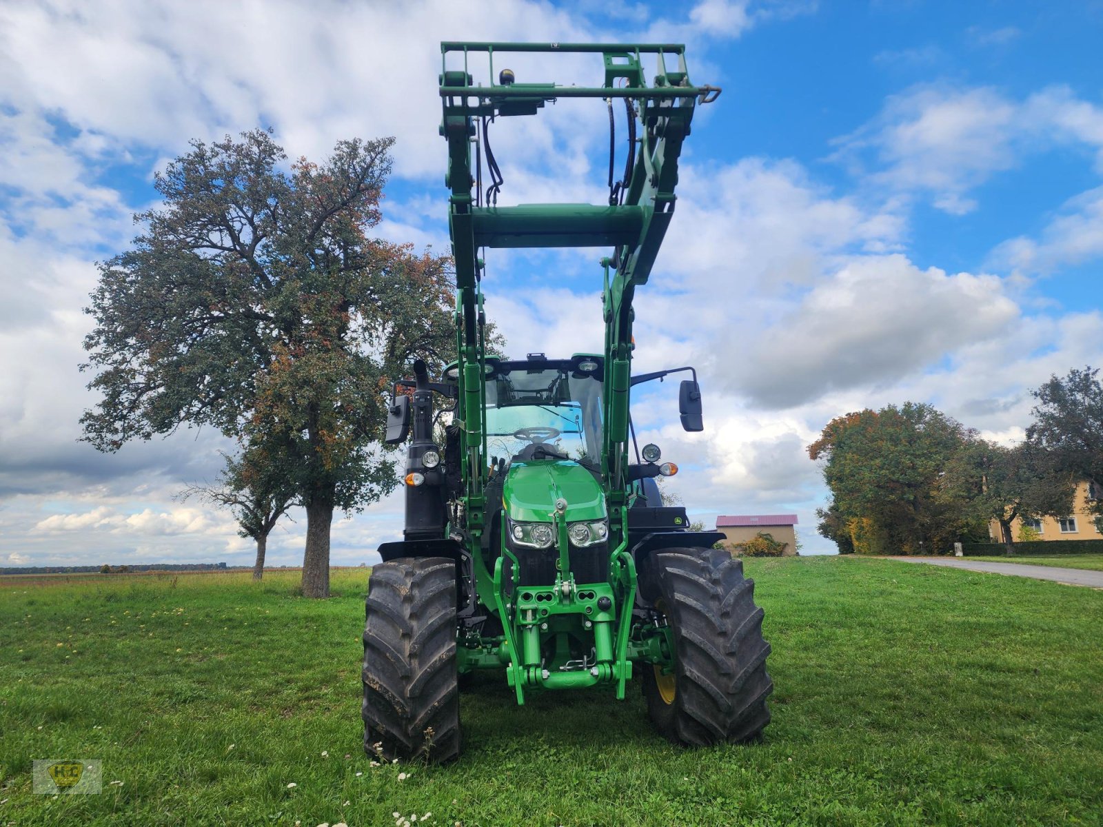 Traktor van het type John Deere 6100M AutoTrac Frontlader, Gebrauchtmaschine in Willanzheim (Foto 10)