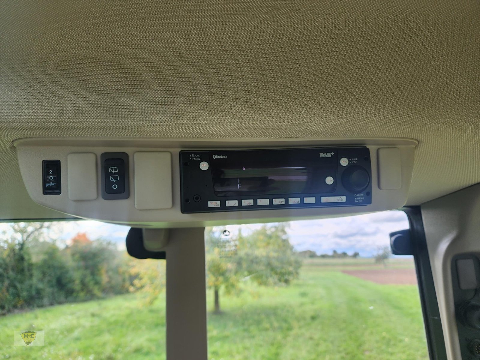 Traktor van het type John Deere 6100M AutoTrac Frontlader, Gebrauchtmaschine in Willanzheim (Foto 14)