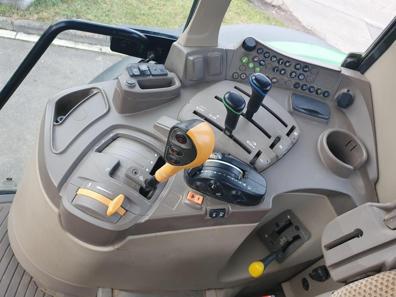 Traktor типа John Deere 6100M PQ+, Gebrauchtmaschine в Niederkirchen (Фотография 8)