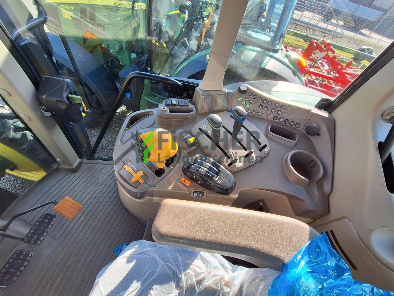 Traktor des Typs John Deere 6100M PQ+, Gebrauchtmaschine in Zweibrücken (Bild 12)