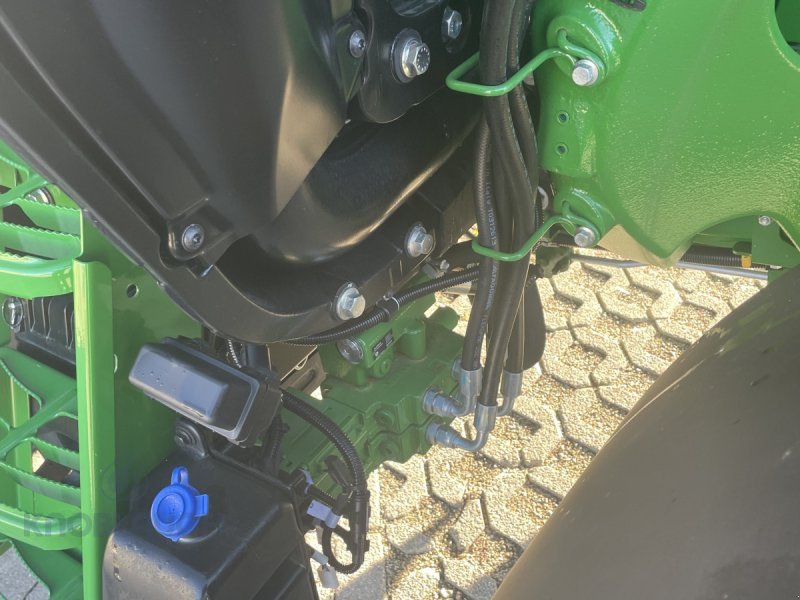 Traktor des Typs John Deere 6100M, Neumaschine in Kandern-Tannenkirch (Bild 3)