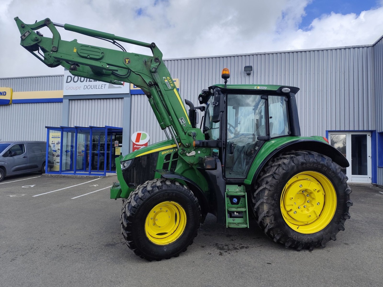 Traktor del tipo John Deere 6100M, Gebrauchtmaschine In Le Horps (Immagine 2)