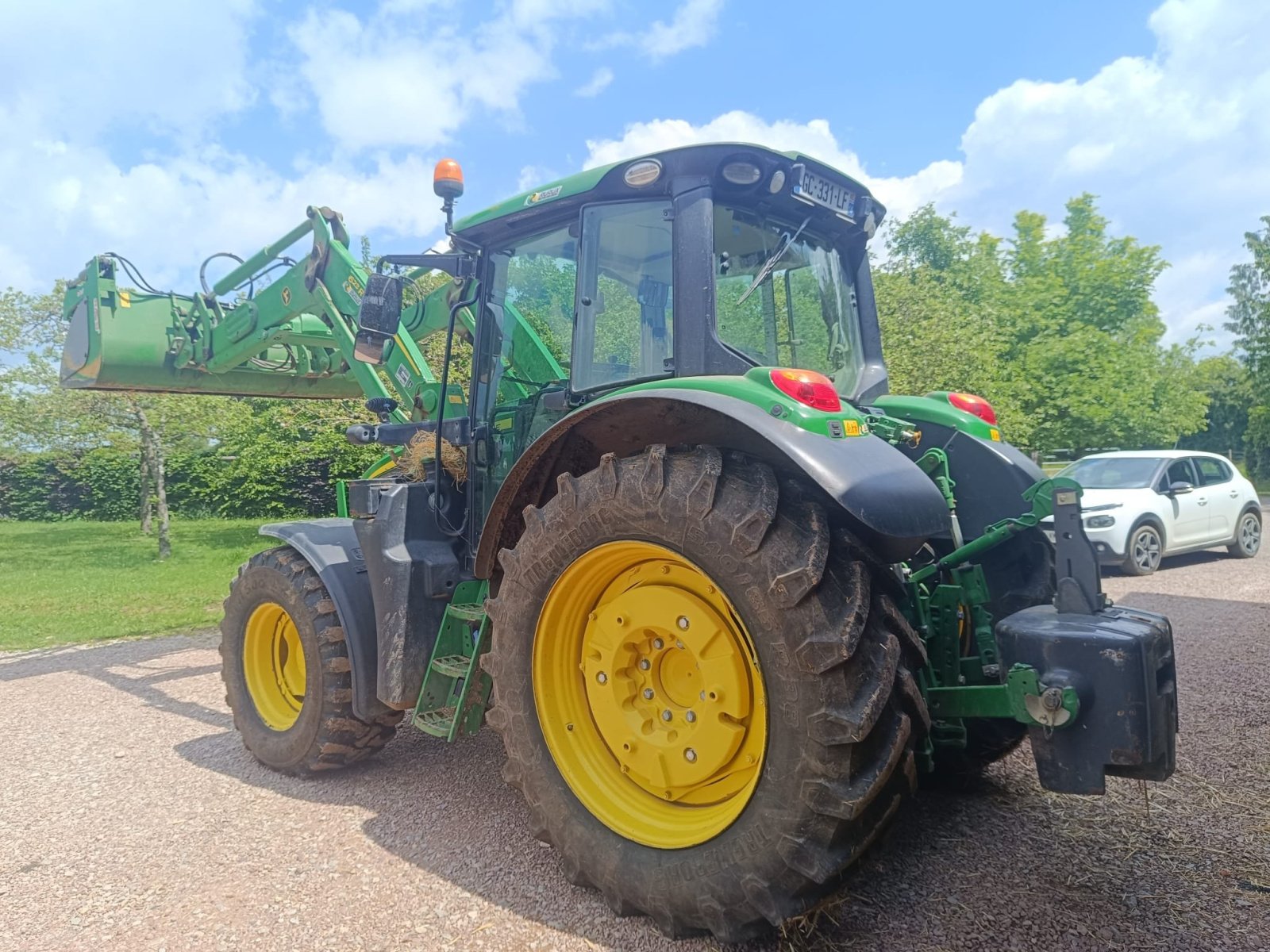 Traktor des Typs John Deere 6100M, Gebrauchtmaschine in Aron (Bild 3)
