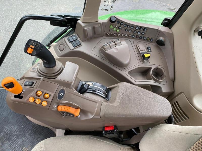 Traktor des Typs John Deere 6100M, Gebrauchtmaschine in LE PONT CHRETIEN (Bild 11)