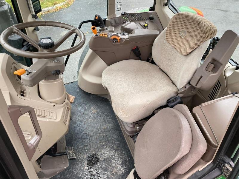 Traktor des Typs John Deere 6100M, Gebrauchtmaschine in LE PONT CHRETIEN (Bild 10)