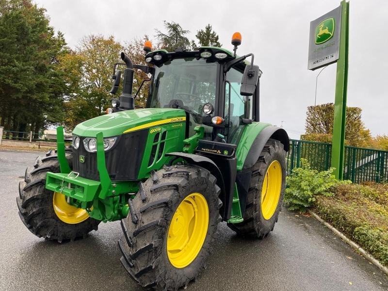 Traktor des Typs John Deere 6100M, Gebrauchtmaschine in LE PONT CHRETIEN (Bild 2)