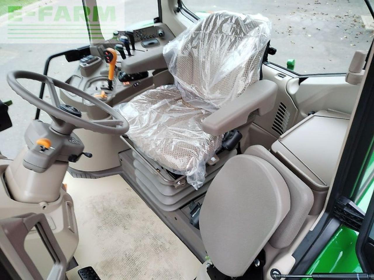 Traktor типа John Deere 6100m, Gebrauchtmaschine в SV. TROJIC (Фотография 11)