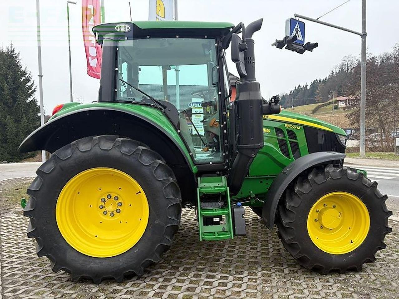 Traktor типа John Deere 6100m, Gebrauchtmaschine в GROBELNO (Фотография 4)