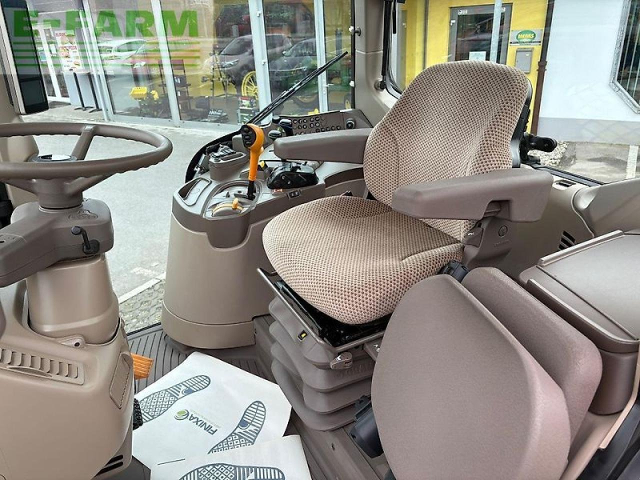 Traktor типа John Deere 6100m, Gebrauchtmaschine в GROBELNO (Фотография 13)