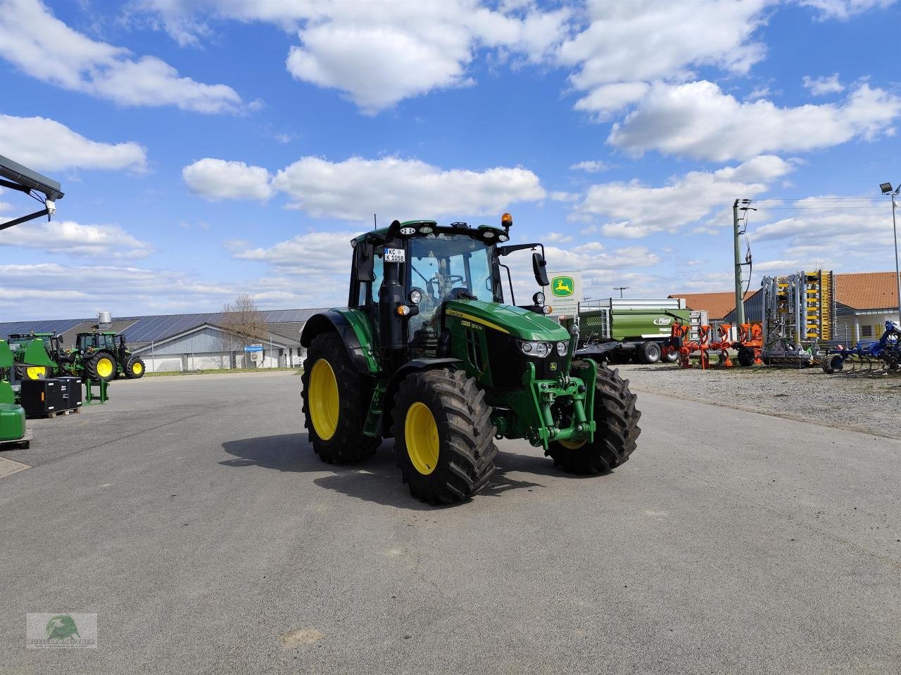 Traktor of the type John Deere 6100M, Neumaschine in Hofheim (Picture 3)