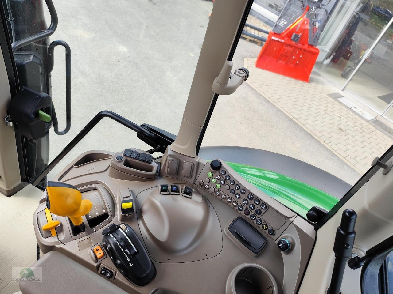 Traktor of the type John Deere 6100M, Neumaschine in Hofheim (Picture 7)