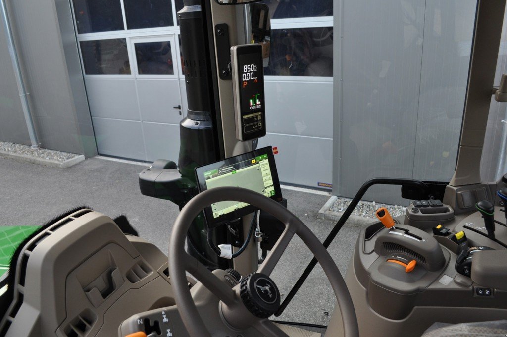 Traktor typu John Deere 6100M, Neumaschine v Grolley (Obrázek 5)