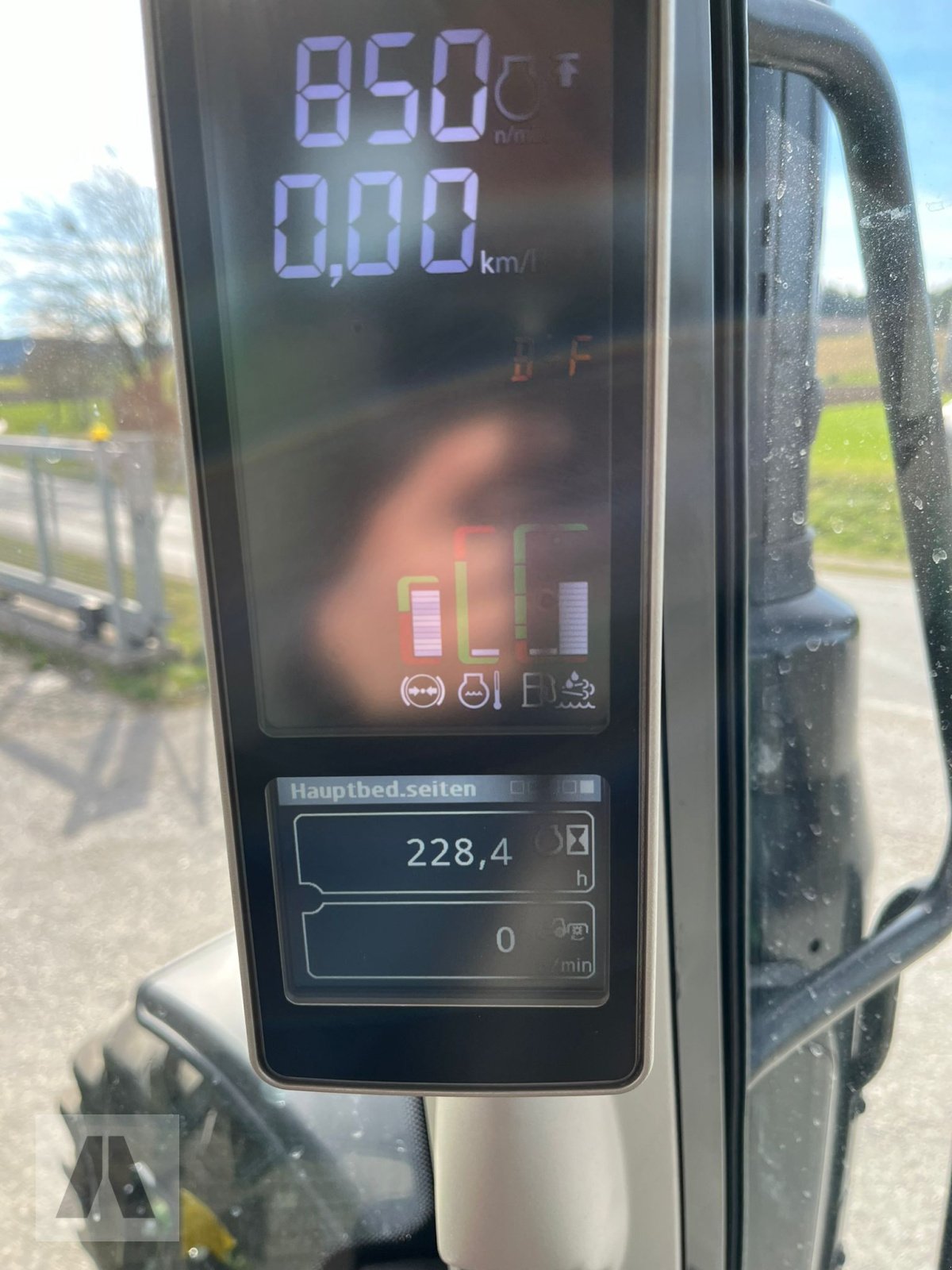 Traktor of the type John Deere 6100M, Gebrauchtmaschine in Antdorf (Picture 14)