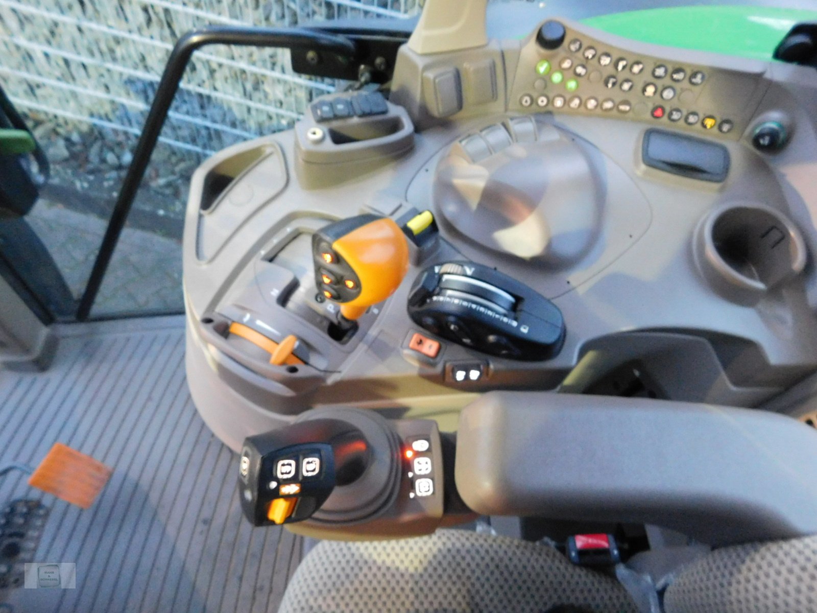 Traktor a típus John Deere 6100M, Gebrauchtmaschine ekkor: Gross-Bieberau (Kép 11)